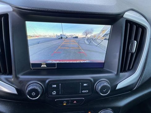 Used 2022 GMC Terrain SLT w/ Elevation Edition image 11