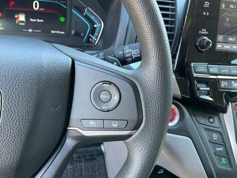 Used 2022 Honda Odyssey EX image 12