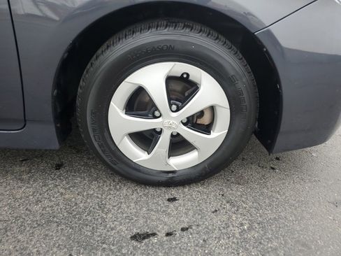 Used 2015 Toyota Prius Four image 10