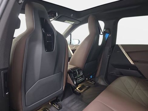 Used 2023 BMW iX xDrive50 w/ Convenience Package image 10