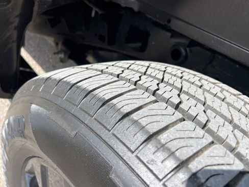 Certified 2023 Ford F150 Lariat w/ Equipment Group 502A High image 29