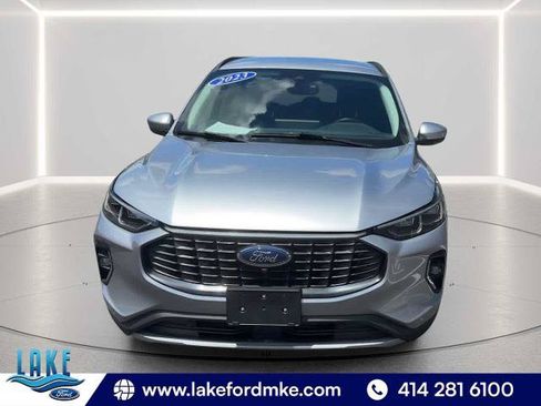 Certified 2023 Ford Escape Platinum AWD/4WD image 2