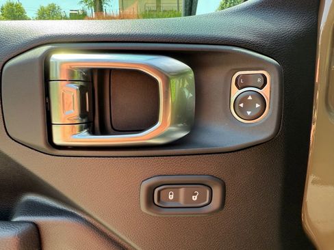 New 2025 Jeep Gladiator Sport image 14