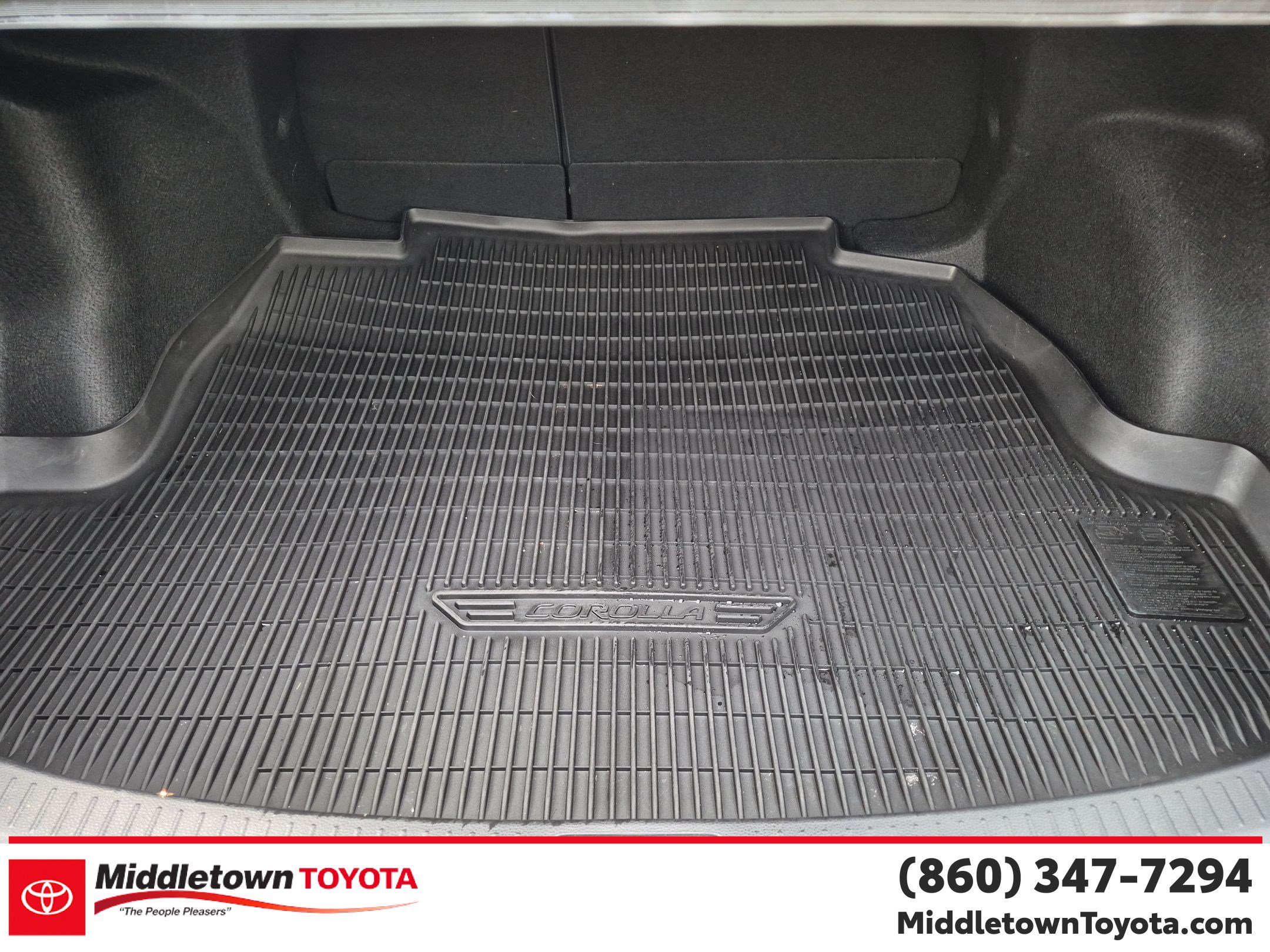 Used 2024 Toyota Corolla LE FWD image 32