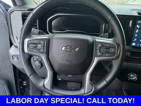 Used 2023 Chevrolet Silverado 1500 RST AWD/4WD image 17