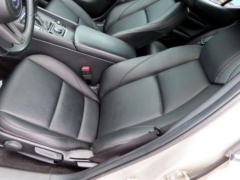 Used 2023 MAZDA MAZDA3 s image 24