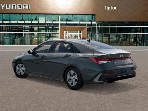 New 2026 Hyundai Elantra SE image 5