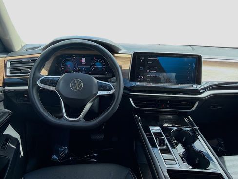 Used 2024 Volkswagen Atlas SE image 20