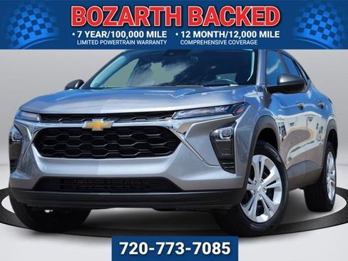 Used 2025 Chevrolet Trax LS FWD image 1