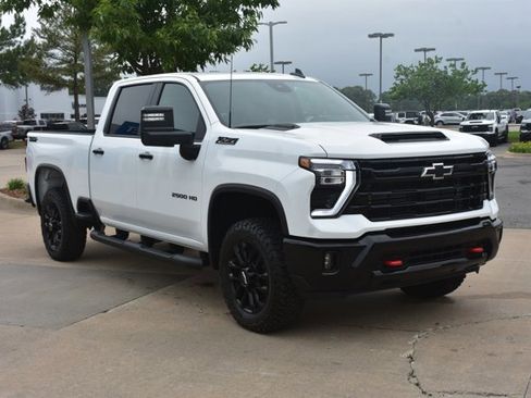New 2026 Chevrolet Silverado 2500 LT w/ Trail Boss Package AWD/4WD image 3