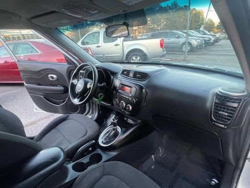 Used 2016 Kia Soul image 18