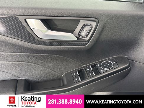 Used 2025 Ford Escape ST-Line FWD image 12