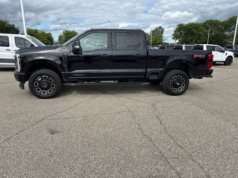 Used 2024 Ford F250 Lariat w/ Lariat Ultimate Package AWD/4WD image 3
