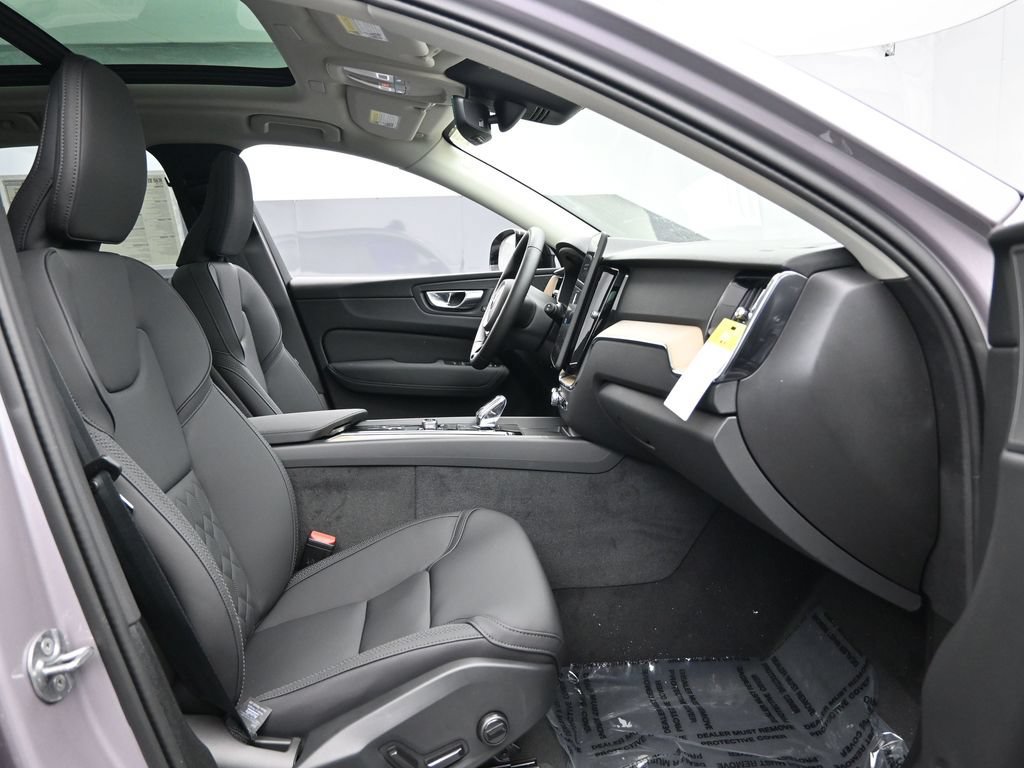 New 2026 Volvo XC60 B5 Plus w/ Protection Package Premier AWD/4WD image 28