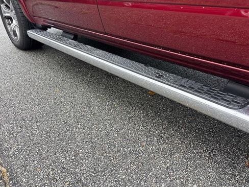 Used 2019 RAM 1500 Laramie image 9