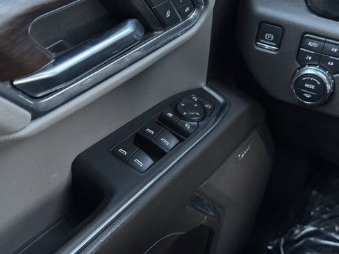 Used 2023 GMC Sierra 1500 SLT image 35