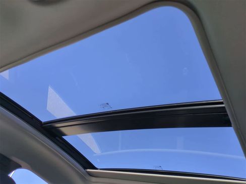 Used 2024 Chevrolet Malibu LT image 20