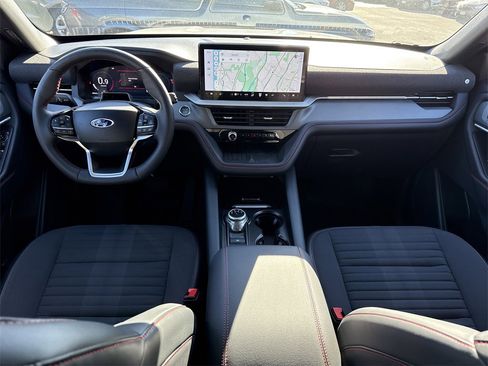 Used 2025 Ford Explorer ST-Line w/ Premium Package image 11