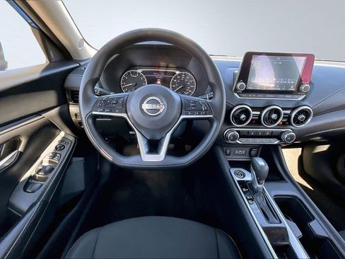 Used 2025 Nissan Sentra SV image 9