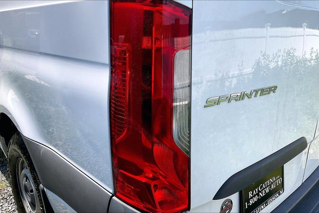 Used 2023 Mercedes-Benz Sprinter 2500 image 22