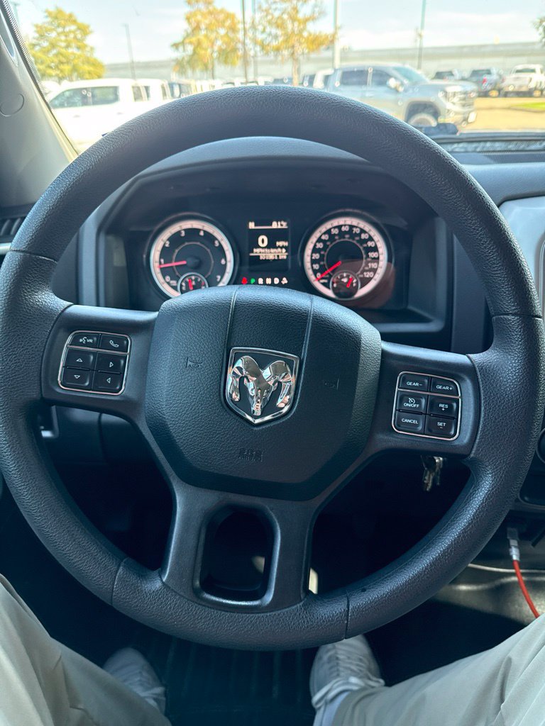 Used 2020 RAM 1500 Classic SLT RWD image 11