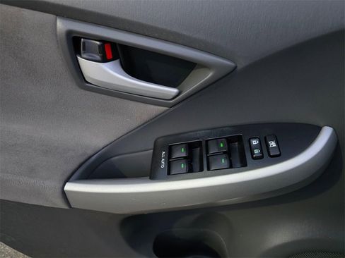 Used 2011 Toyota Prius Two image 31