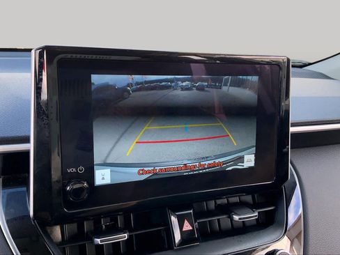 Used 2025 Toyota Corolla Cross XLE w/ Convenience Package FWD image 27