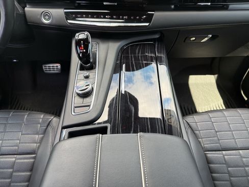 Used 2023 Cadillac Escalade V AWD/4WD image 14