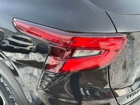 Certified 2024 Chevrolet Trax RS w/ Sunroof Package image 6