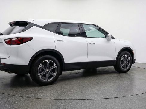 Used 2025 Chevrolet Blazer LT FWD image 9