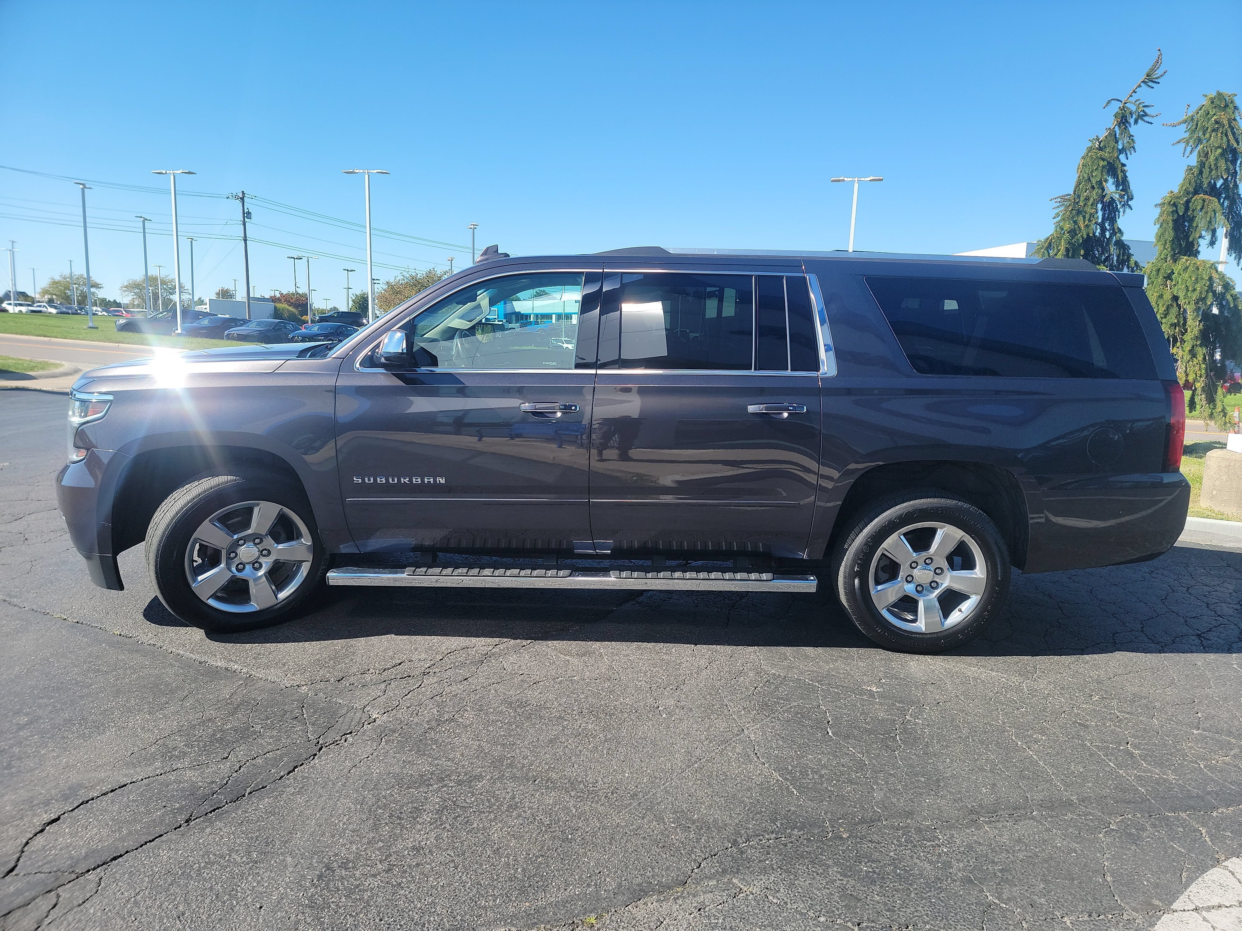 Used 2018 Chevrolet Suburban Premier AWD/4WD image 4