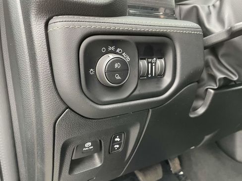 Certified 2024 RAM 1500 Limited image 28