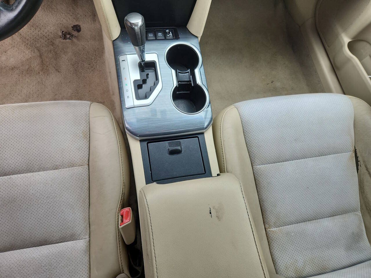 Used 2014 Toyota Camry XLE w/ Leather Package FWD image 9