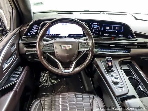 Certified 2021 Cadillac Escalade Premium Luxury Platinum AWD/4WD image 14