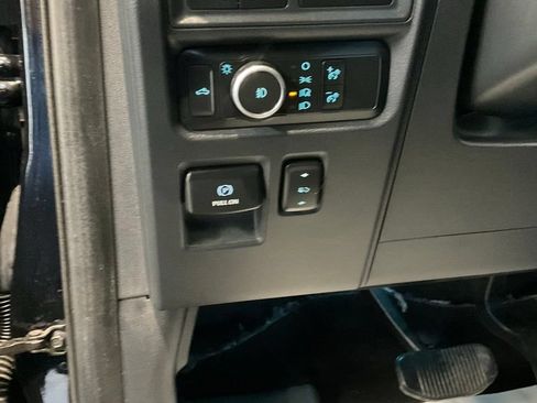 Used 2021 Ford F150 Lariat w/ Equipment Group 502A High AWD/4WD image 8
