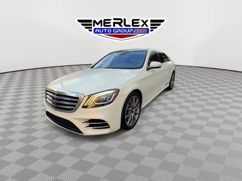 Used 2019 Mercedes-Benz S 560 Sedan w/ AMG Line Exterior image 3
