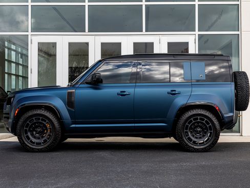 Used 2026 Land Rover Defender 110 OCTA image 6