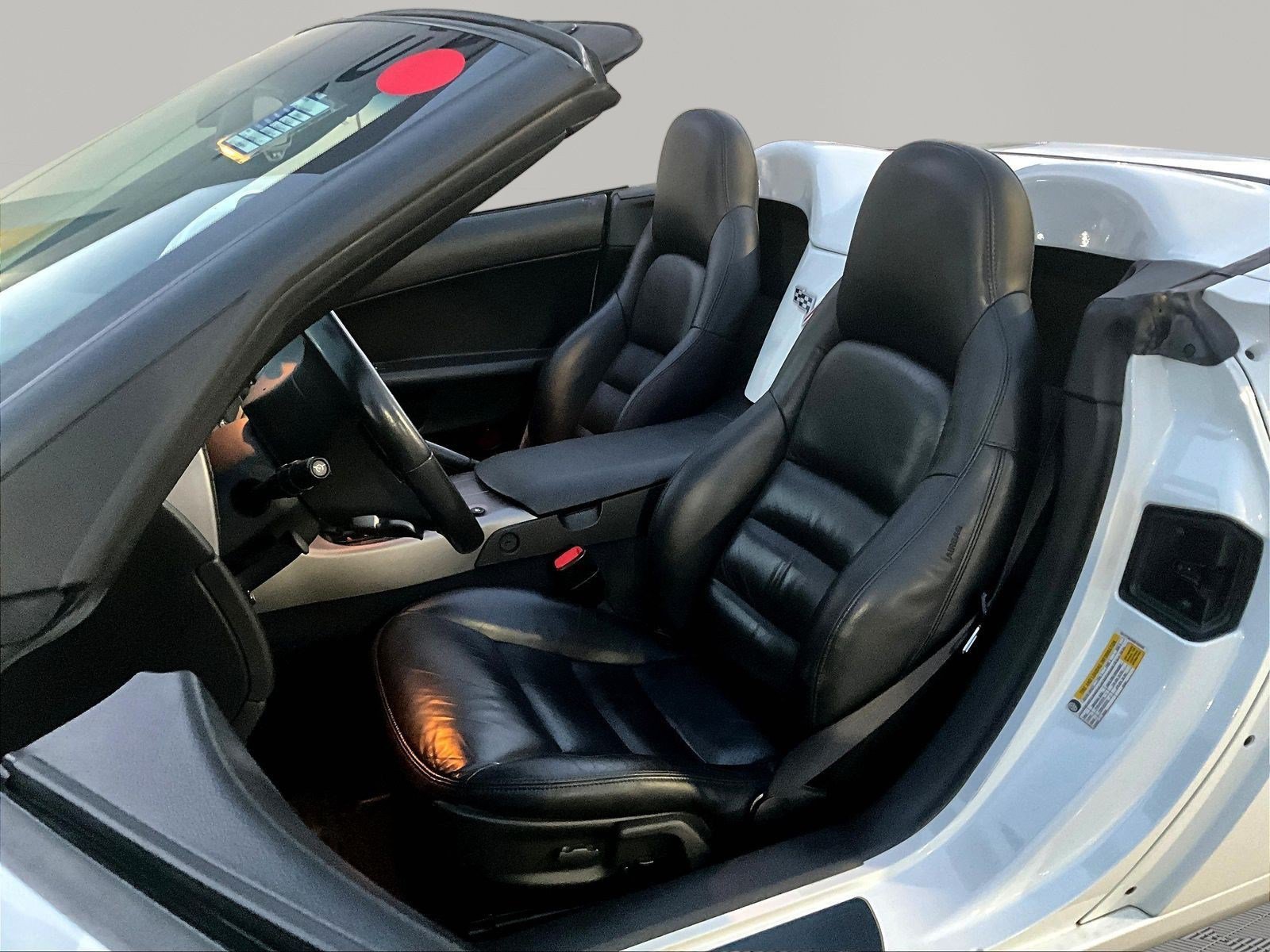 Used 2006 Chevrolet Corvette Convertible w/ Preferred Equipment Group RWD image 21