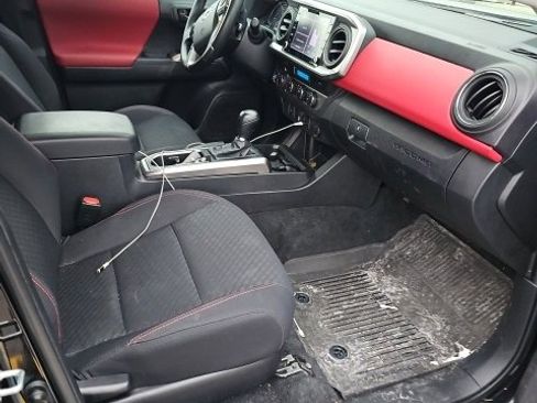 Used 2023 Toyota Tacoma SR image 7