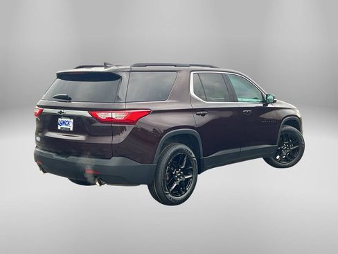 Used 2020 Chevrolet Traverse LT w/ LPO, Blackout Package FWD image 4