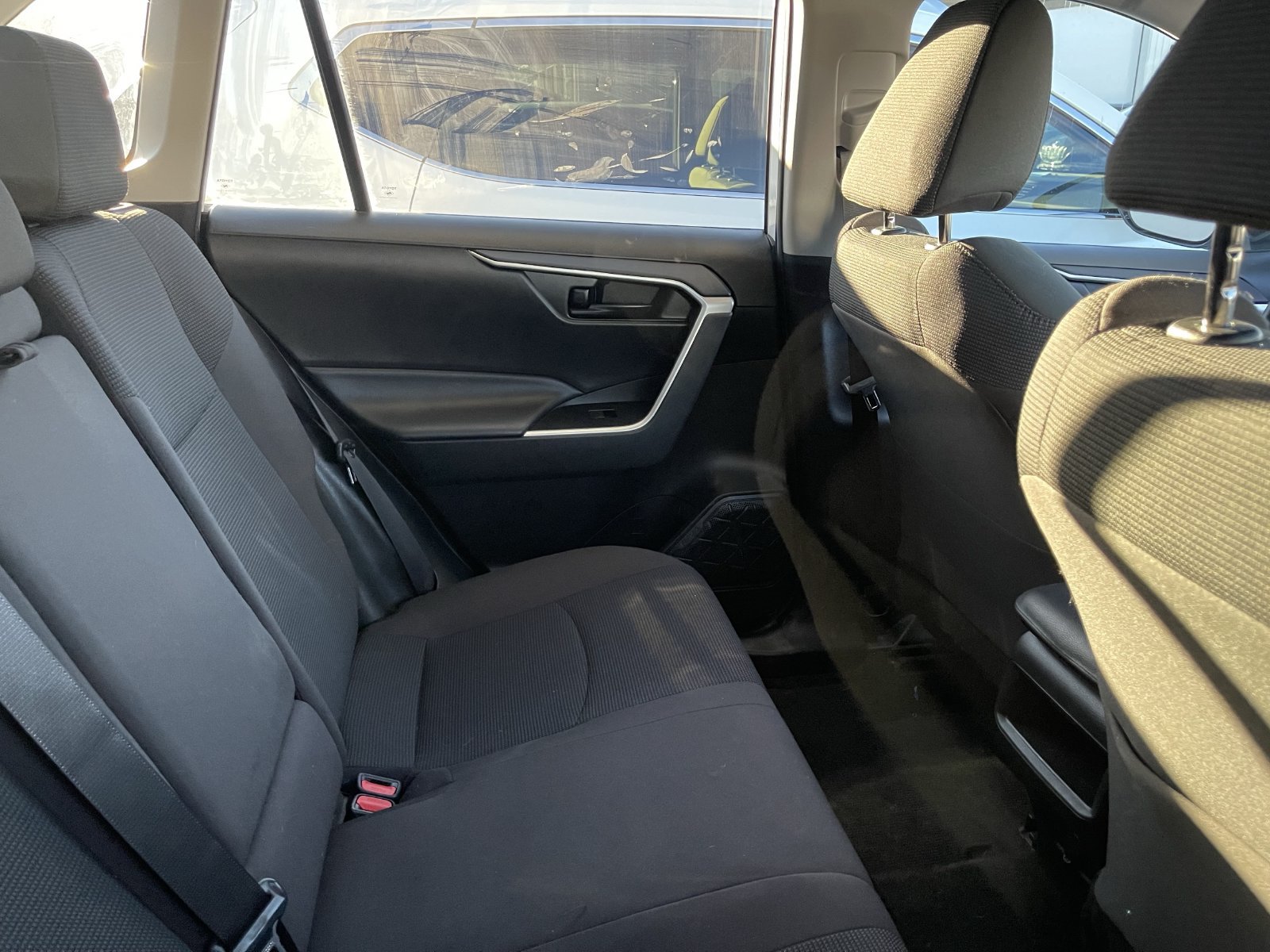 Used 2021 Toyota RAV4 LE w/ Carpet Mat Package (TMS) FWD image 9