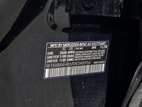 Used 2024 Mercedes-Benz GLB 250 4MATIC image 26