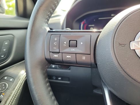 Used 2024 Nissan Rogue SL w/ SL Premium Package FWD image 21