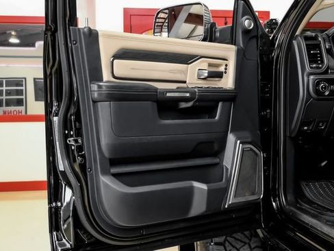 Used 2019 RAM 2500 Limited AWD/4WD image 44