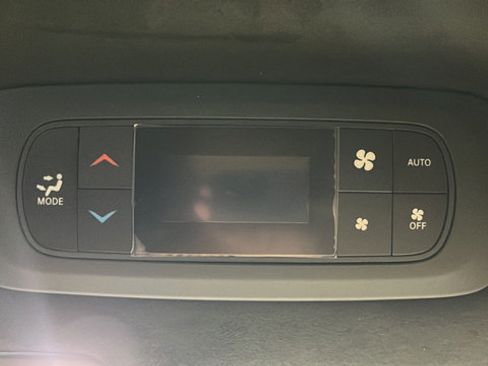 Used 2023 Chrysler Pacifica Pinnacle FWD image 37