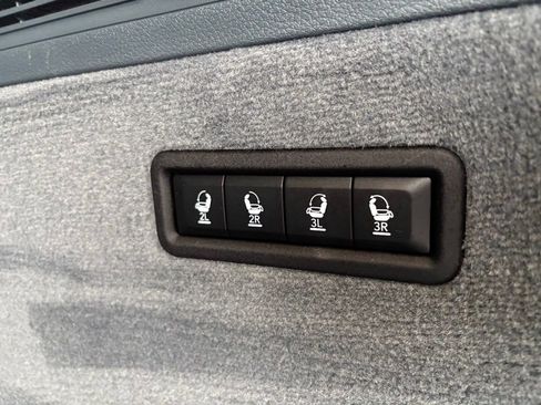 Used 2022 Jeep Grand Wagoneer Series III w/ Rear Seat Video Group 1 image 21