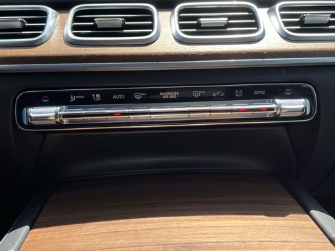 Certified 2025 Mercedes-Benz GLE 350 4MATIC image 29