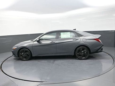 New 2026 Hyundai Elantra SEL Sport Premium FWD image 5