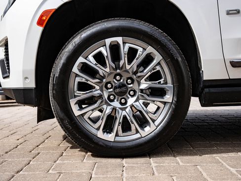 Used 2023 GMC Yukon Denali Ultimate image 13