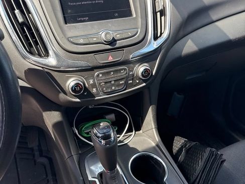 Used 2020 Chevrolet Equinox LT FWD image 19